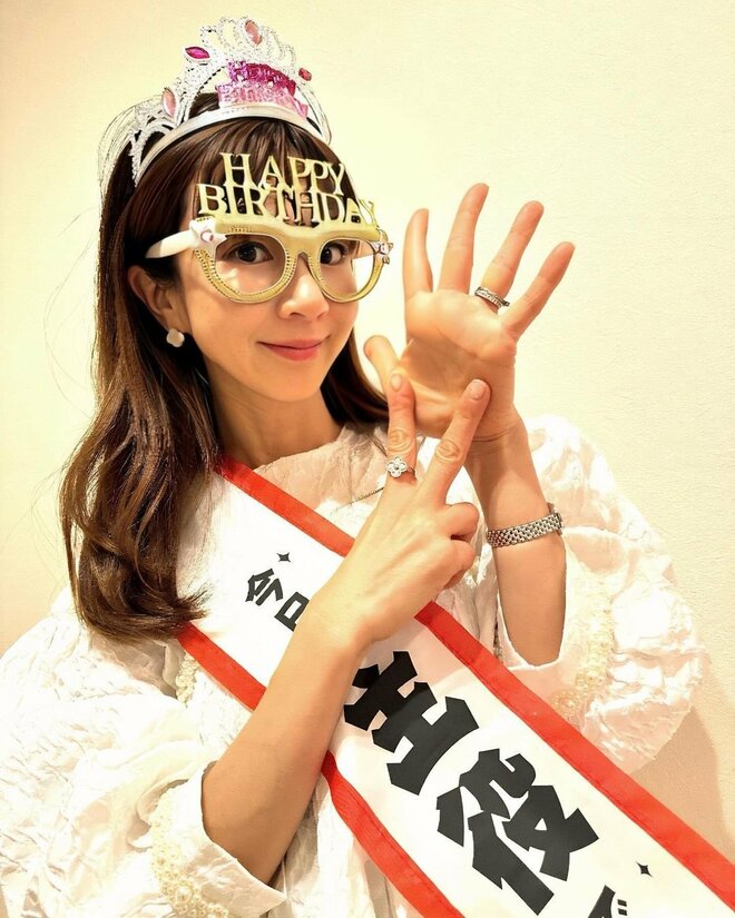 「この日を待ってた！」ほしのあき、47歳の誕生日に“不変美貌”でインスタ開設！「テレビでもみたい」の声の画像