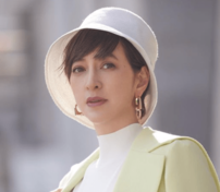 「勝ち組感凄いですね～」小泉進次郎氏の妻・滝川クリステル45歳、季節先どりの“夏の装い”白のノースリワンピ姿公開！「なんか格が違う」