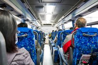 “セカンドウェディング”を目指すシニアの「婚活バスツアー」が活況　中高年が抱える切実な背景とは……料金相場は男女ともに同程度