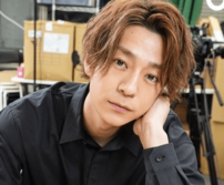 「こんな旦那さまがいいなぁ」1児のパパ・三浦翔平、ウエットスーツ姿の波乗りショットにうっとり！“ザ・海の男”な近影に「え、カッコよすぎん？」の声