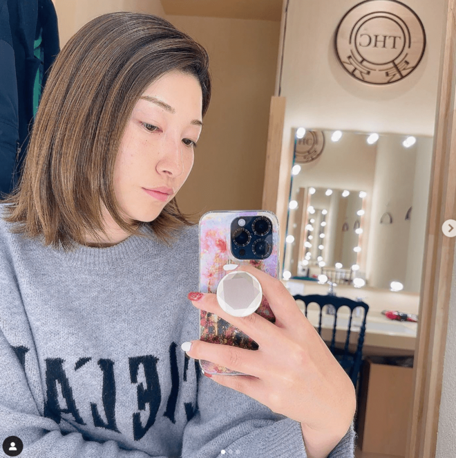 「色味が被ったのはたまたま」WBC野球日本代表・大谷翔平と噂の狩野舞子、爽やかリンクコーデで満面の笑み！春らしい装いに反響の画像