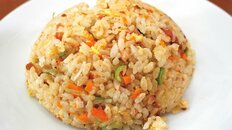 【大阪・玉造】玉子感たっぷりな“五目チャーハン”　「中国料理 純華楼」の彩り豊かな一皿