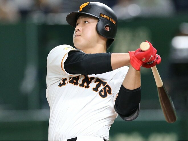 スポーツ紙が報じない「プロ野球15大事件」の舞台ウラ　巨人・岡本和真の“メジャー挑戦”確定的か【2025前半戦編】の画像