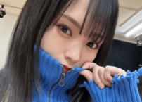 「脚ほっそー！痩せた？」山本彩、風にそよぐ春のミニワンピ姿にうっとり！「スタイル良くて美脚綺麗」