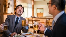 「それって残業代とか出るんですか？」令和社員の理解不能な言動におびえる“コンプラ飲み会”に昭和世代がブチ切れ