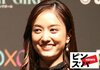「その格好で街中を歩いてはダメ」早稲田大卒の美女モデル、“無防備な服装＆脇見せ”にファン騒然 
