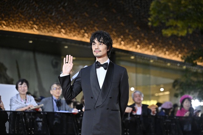 東京国際映画祭のレッドカーペットイベントの様子　撮影：中地拓也（12/97）