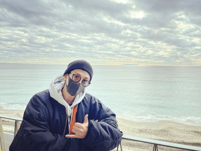 「ラウールくんと同じやつですか？」三浦翔平、パリ滞在中のド派手ニット姿にファン驚き「パリが似合う」「かっこよすぎて…倒れそう」の画像