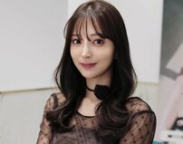 「全女性が憧れるシチュ」32歳になった元おはガール美女が結婚へ　彼氏からの映画級プロポーズ動画に反響