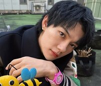 「いかちぃのもイイじゃん」M!LK・佐野勇斗、顔までタトゥーまみれのワイルド別人姿に騒然「お顔ちっちゃすぎね」