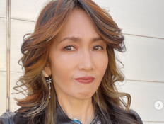 「どう見ても20代に見えちゃうなー」工藤静香、若見えポニテ＆目出し帽ふうニット姿で“頭皮ギンギン”！「髪の毛にホワイトが混ざってて、でも素敵」