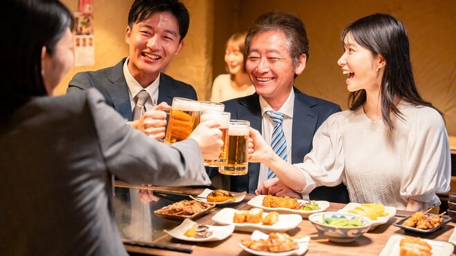 「自腹で6000円払う飲み会とか無駄じゃないですか」新入社員が社内飲みに“NO”　令和の社内コミュニケーションの最適解は？専門家解説の画像