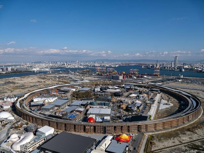 “コスプレで行くのやめて”“ルール内ならOKでしょ”大阪万博「コスプレ来場」でSNS大荒れ　話題のコスプレイヤーに話を聞いたの画像