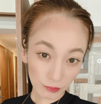 「美脚モンスター」西山茉希、スラリ脚のオールホワイトコーデ披露！「スタイルよすぎてうっとりため息」