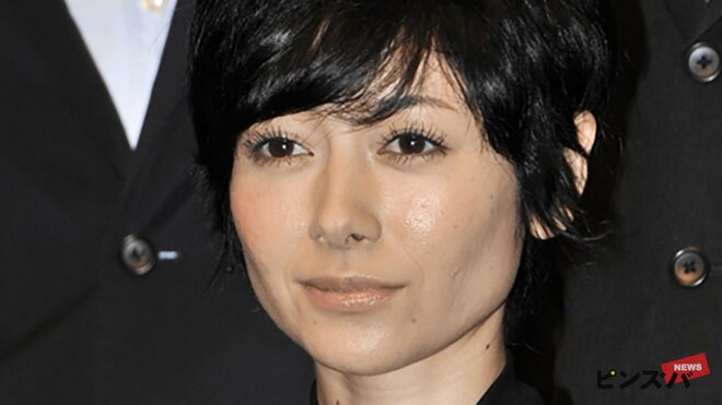 「美しい背中」真木よう子、反響を呼んだ“43歳グラビア”画像を投稿　ドラマ、映画出演も続々…上がる注目度の画像