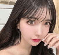 「本当綺麗すぎてニヤけた」“整形総額4000万円”吉川ちか、新婚夫と抱き合う本番さながらのウエディングフォト公開！