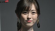 福原遥、映画『正直不動産』舞台挨拶でのヘルシーボディラインのドレス姿に「オトナの魅力」反響　大河『べらぼう』での艶やか花魁役でも魅了