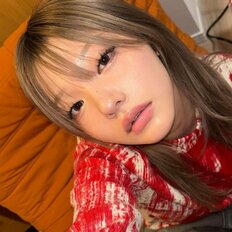 優里も認める登録者数63.2万人歌うま女性YouTuber、目頭切開整形を告白　「二次元みたいになってる」鼻の整形は否定