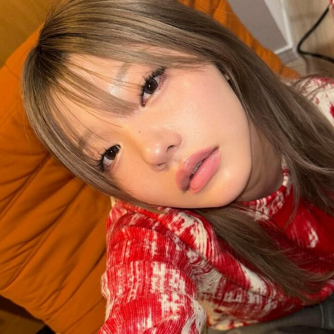 優里も認める登録者数63.2万人歌うま女性YouTuber、目頭切開整形を告白　「二次元みたいになってる」鼻の整形は否定の画像