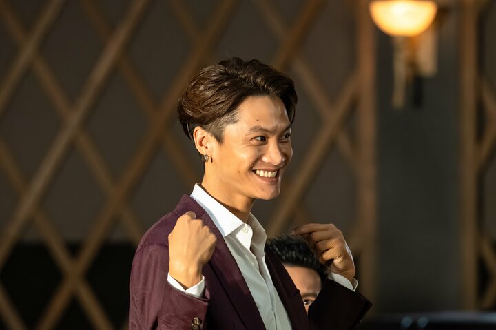 「チョッキーの可愛さ死んでる」『VIVANT』、急な吹替えにツッコミ殺到の“最大の理由”　通訳機が登場 