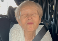 「相変わらずハンサム」研ナオコ、7歳年下イケメン夫の顔出し＆おそろコーデショットがラブラブすぎる！