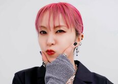 「絵みたいな不思議な美しさ」LiSA、イエロー眉とグラデアイの“病みメイク”で雰囲気ガラリ「怖いかも」の声も