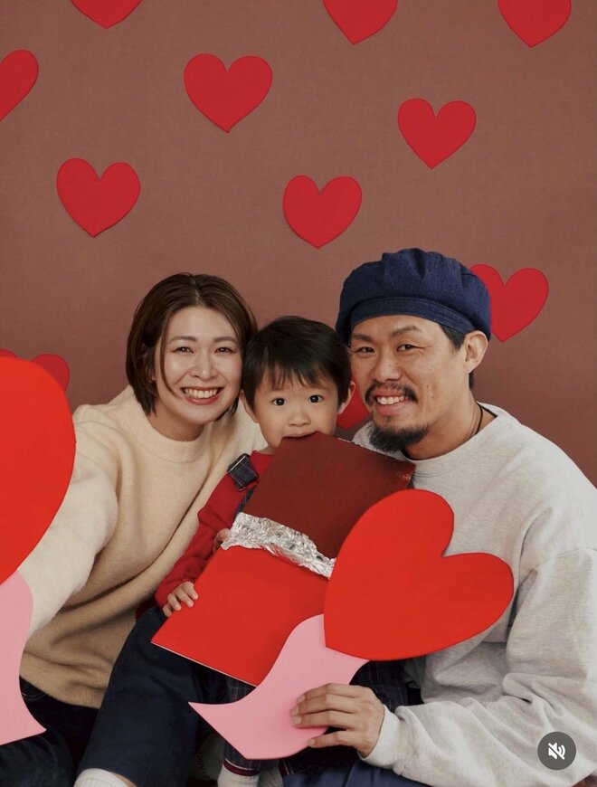 木村沙織、ワイルド夫＆2歳長男を“顔出し”公開　Dream Aya撮影の家族3ショットに反響の画像