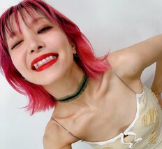 LiSA、うねうね斬新ヘア＆透けボディスーツで雰囲気ガラリ「人魚みたい」 デビュー15年で築いた独自スタイル