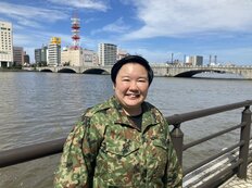 自衛隊芸人・やす子、くりぃむ有田もインド人も仰天する「画力・HIPHOP・コメント力」で世界進出「第2の渡辺直美」になる日