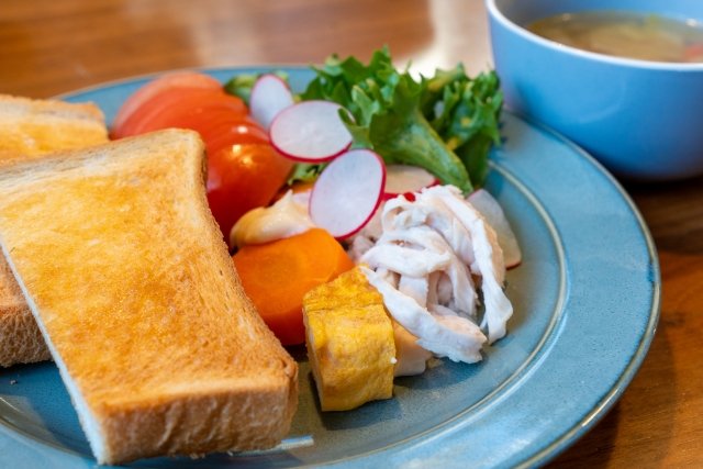 関西では5枚切りが“定番”、10～30代男女「好きな食パンは“何枚切り”？」【トップ3】の画像