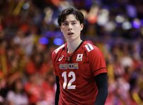 “二股”騒動のバレー高橋藍、セクシー女優・河北彩伽との意外な共通点は“恋愛ソングの女王”、カラオケ付きレストラン”で密会も