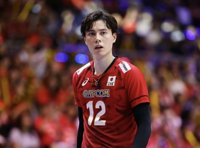 “二股”騒動のバレー高橋藍、セクシー女優・河北彩伽との意外な共通点は“恋愛ソングの女王”、カラオケ付きレストラン”で密会もの画像