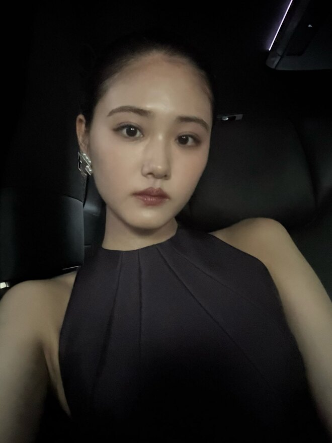 原菜乃華、“背中ほぼ全開”の黒ドレス姿で魅了「ギャップ萌え」「大人っぽいじゃなくてオトナ」の画像