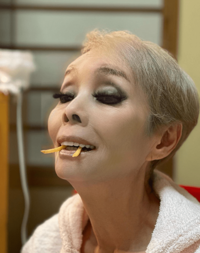 「何だか可愛い」研ナオコ、小顔きわ立つ“無表情のパック姿”が超シュール！「心もお顔も綺麗です」の画像