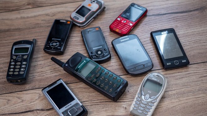 今年度中に絶対やっておいたほうがいいこと　健康保険証、限定Suica、iモード…期限迫るの画像