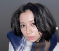 「国宝級じゃん」桜田ひより、学ラン仕立ての“爆イケ男装姿”に反響「イケメンすぎて誰かと思った」「足なっが！」