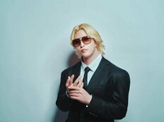 ROLANDの著書が「中学校の道徳教科書」に採用され話題　“ホストの帝王”を起用した理由を出版元に直撃