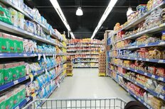 訪日外国人が“意外な食料品”を大量購入「スーパーマーケット・ツーリズム」が日本の“観光目的地”の新定番に