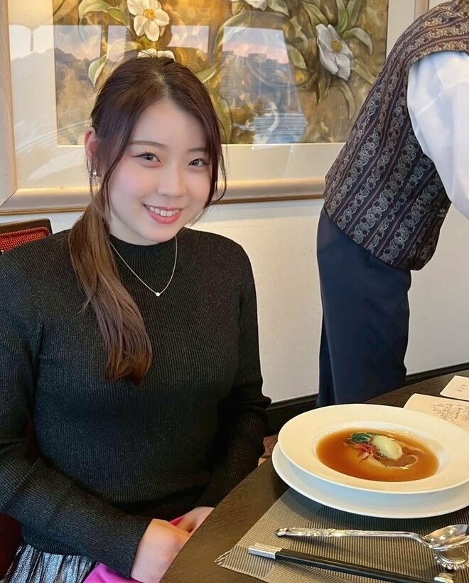 「髪ボサボサでもこの可愛さ」紀平梨花、ハード練習の合間に見せたあどけない笑顔が沸騰「スマイル最高」の画像