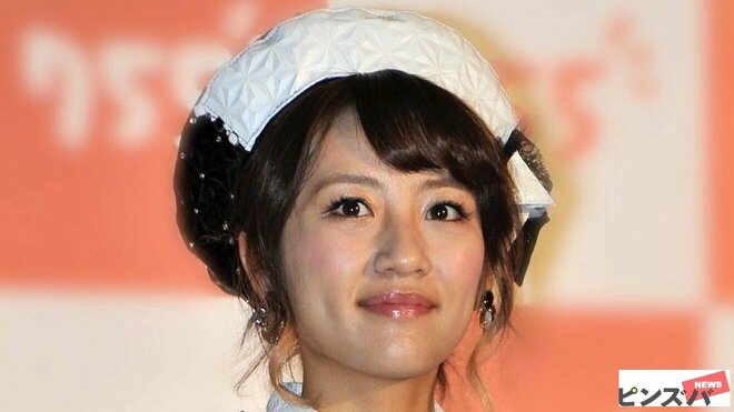 元AKB48高橋みなみ、バッサリカットで“印象激変”のウラで…写り込んだ“デカすぎる”スマホケースにツッコミの嵐の画像