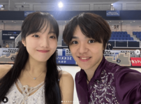 「どんだけ好きやねん」本田真凜と交際中の宇野昌磨“異例すぎるラブラブ2ショット”大量投稿にファンほっこり「なんだかニヤけてくるわ〜」の声！