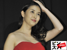 「ほんとに産後ですよね…？」40歳2児の母・橋本マナミ、ホルターネックドレスで美背中開放「ママになってから更に綺麗」