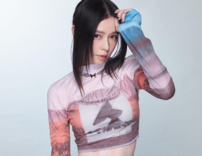 「歳取っても変わらん」ビビアン・スー48歳、インナーはみ出し腰パン姿で完璧スタイル披露！