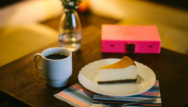 「おいしさに衝撃」定番ニューヨークチーズケーキをぶっちぎったのは？10～30代男女が「好きなスタバフードメニュー」【トップ3】の画像