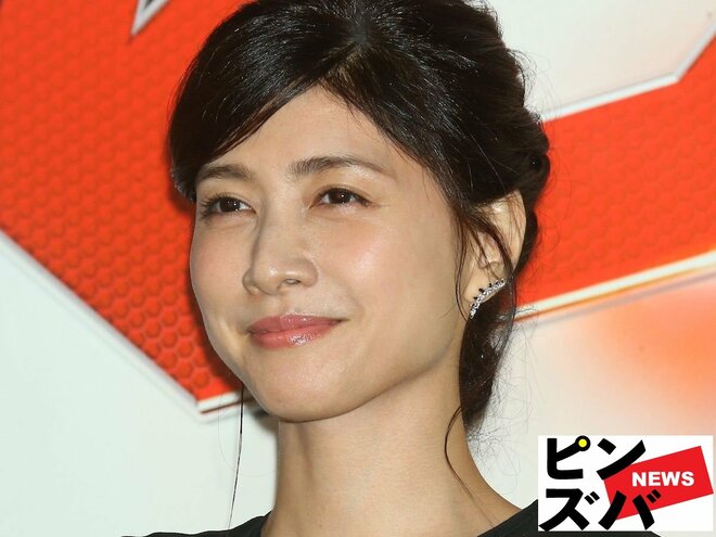 不変ミニ丈スカートの森高千里も…内田有紀の番宣なしバラエティ「超美人姿」が話題 芸能界のアラフィフ美貌が沸騰中の画像