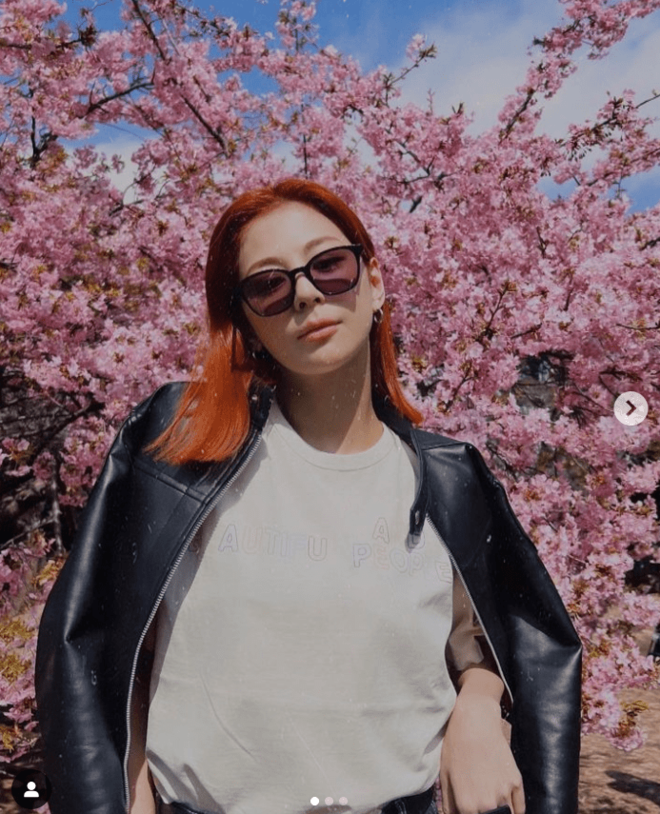 「ほっそー！」西内まりや、‟背中ぱっくり衣装”でアートなボディライン披露！「美し過ぎ」「背中に羽があります」と感嘆の声の画像