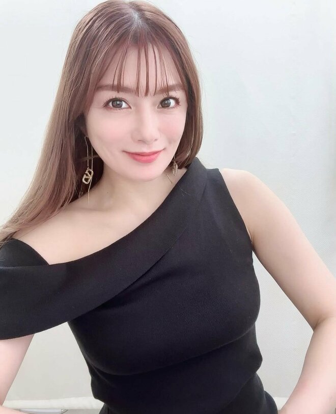 整形疑惑を否定した“平成ギャルの立役者”がプチプラ縛りメイクを公開し大反響、40代となった元カリスマの最新姿の画像