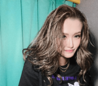 「上戸彩に見えた」『夜ふかし』フェフ姉さんが激やせ！“足がアザだらけ”夏全開ショーパン姿に反響