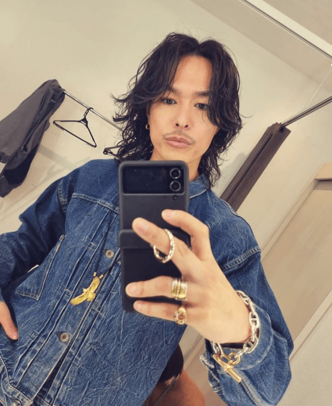 今市隆二　RILY ロンT（L） 今市隆二プロデュースRILYロゴ黒ロングTシャツSサイズ - メルカリ
