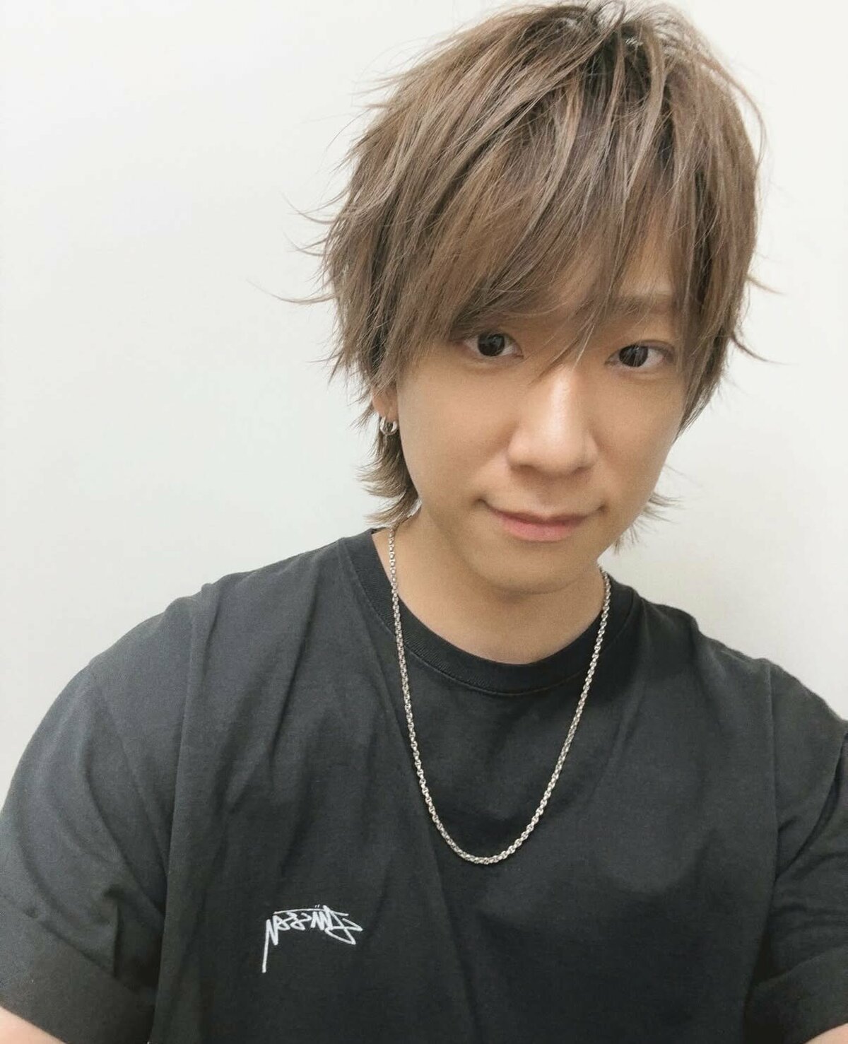 NEWS小山慶一郎、実姉との“花見で手繋ぎ”匂わせ動画を公開 長年公表